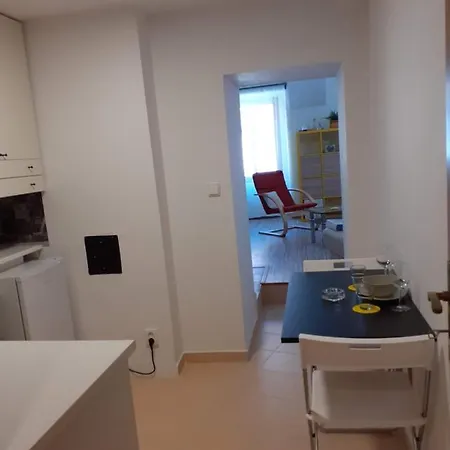 Small Near River Elbe Appartement *